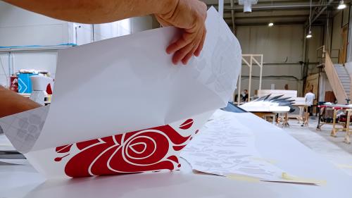 Our team precisely applies vinyl stickers, acrylic (plexi) elements and other printed graphics, whether to elements finished in our workshop or directly on site.